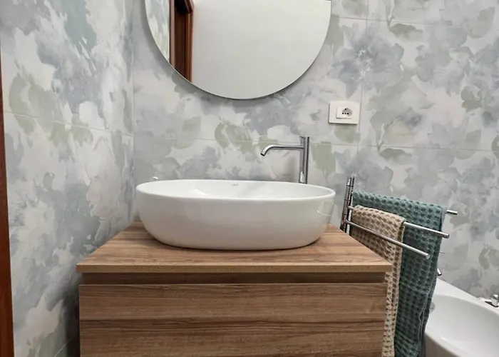 Marina Bed & Breakfast 4*